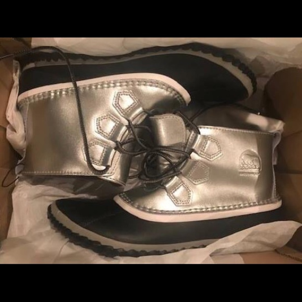 Sorel Out and About Boots